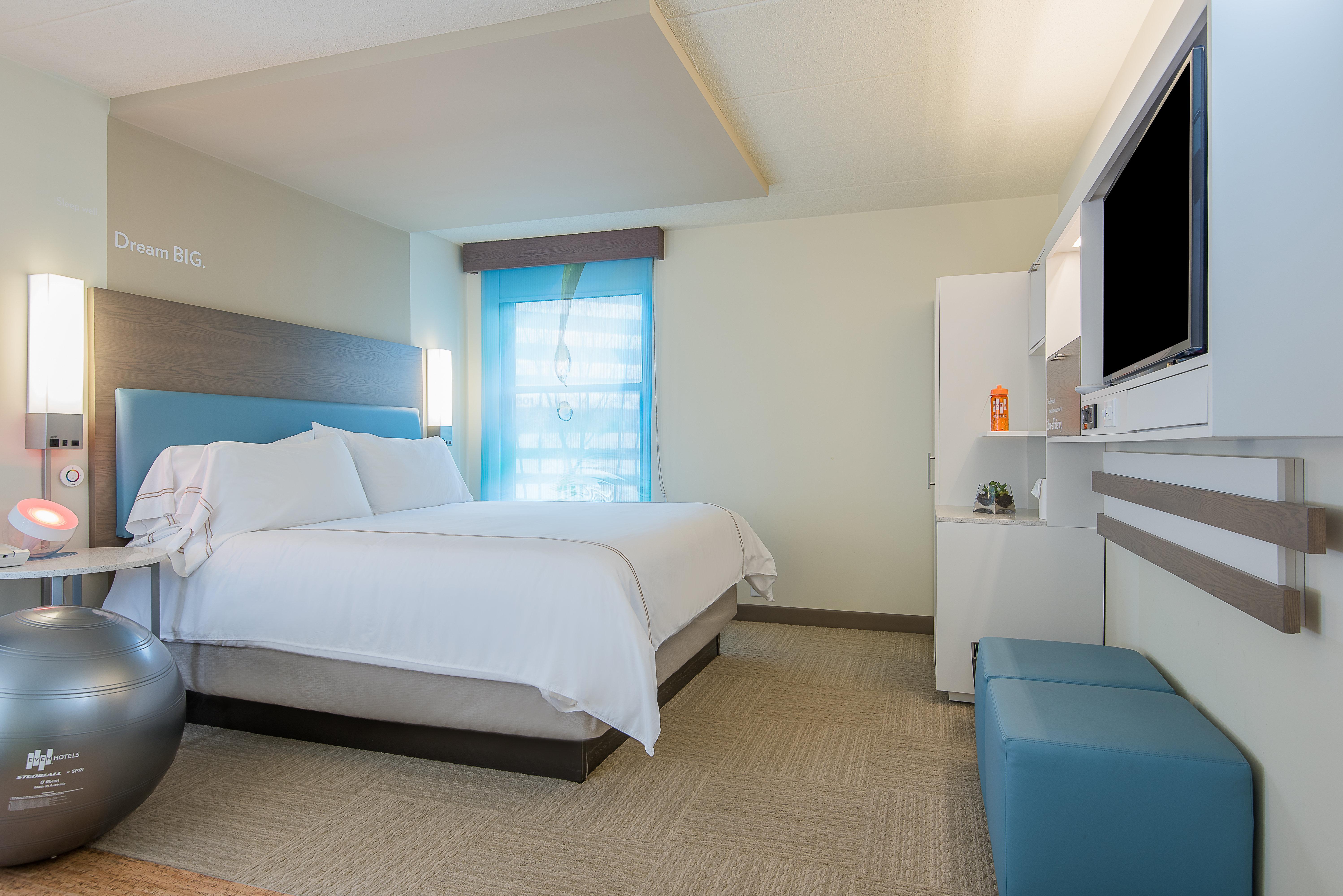 Even Hotel Norwalk By Ihg Exterior photo